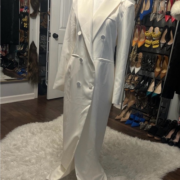 StyleWe long fitted white blazer - Picture 2 of 4